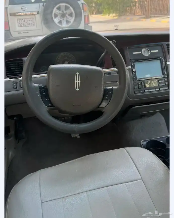 لنكولن تاون كار 2005 6