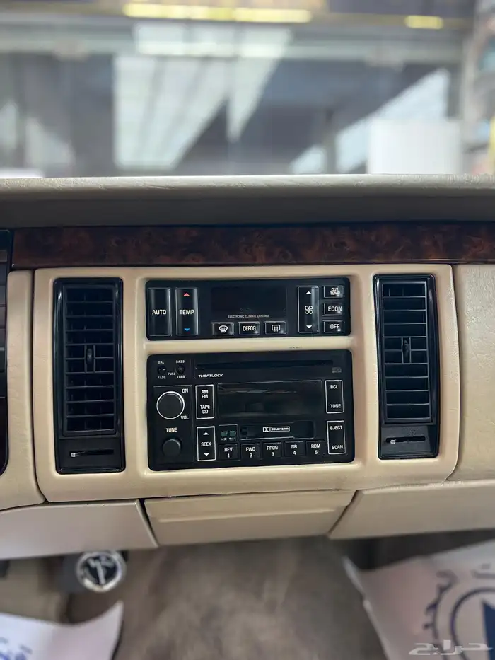 كاديلاك بروجهام 1996 Cadillac Brougham 28