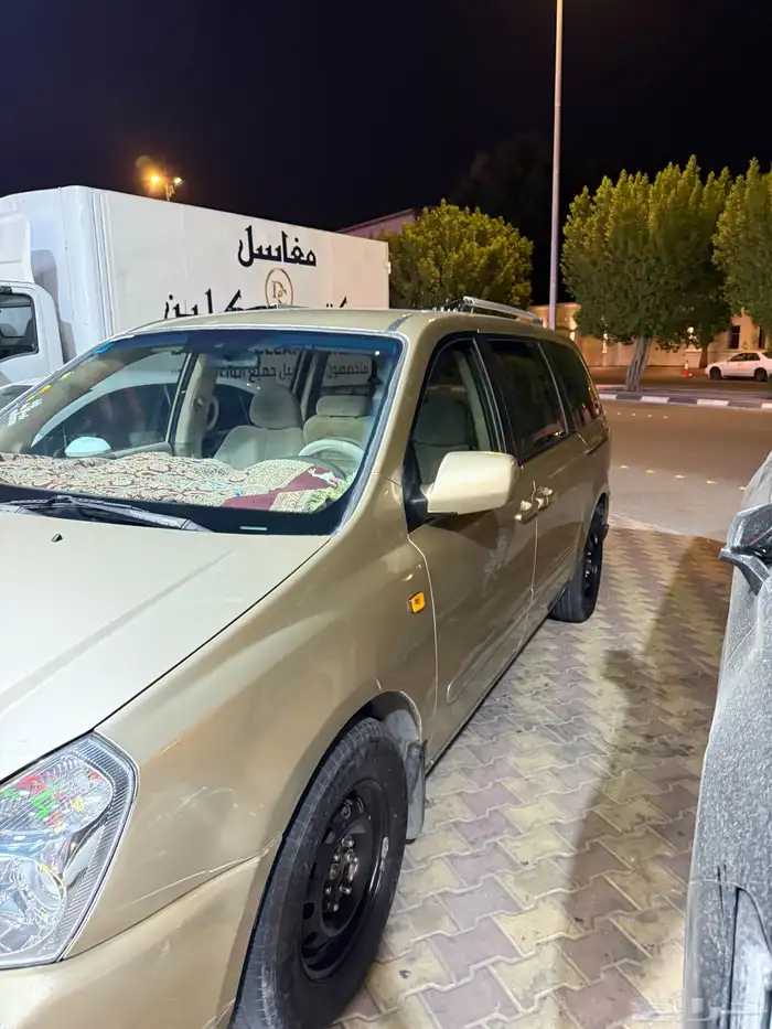 كيا كرنفال موديل 2010 10