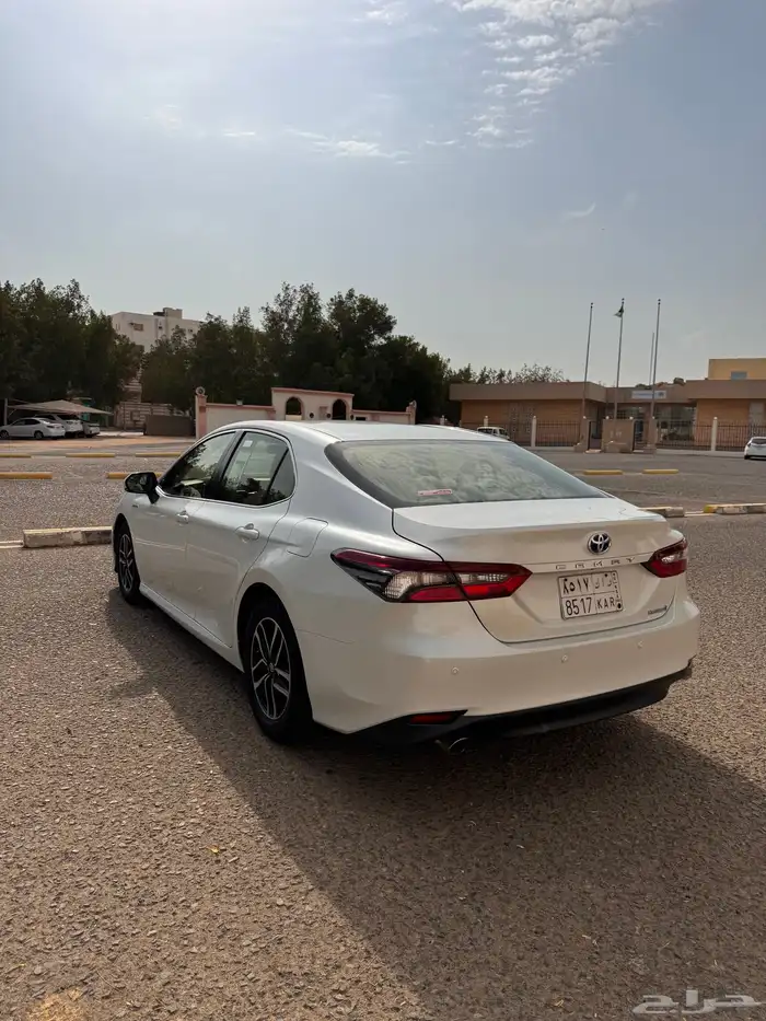 كامري 2022 هايبرد LE 15