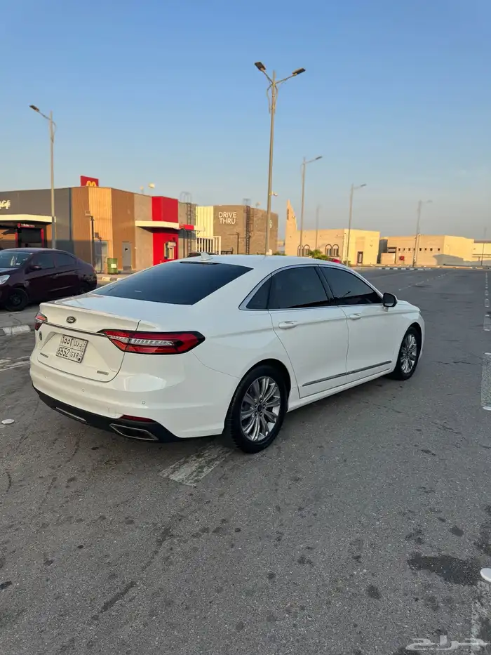 فورد تورس امبيانتي 2021 ابيض 22