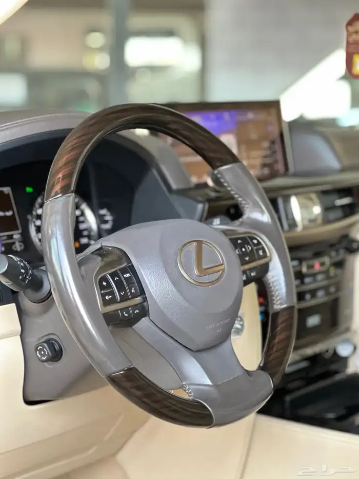 لكزس LX570 سبورت 2021 7