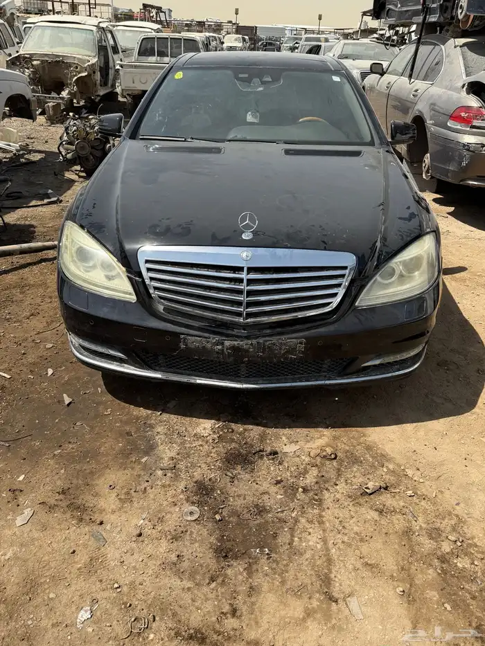 مرسيدس S550مديل 2010 تشليح قطع غيار مدوجد لدينا 1