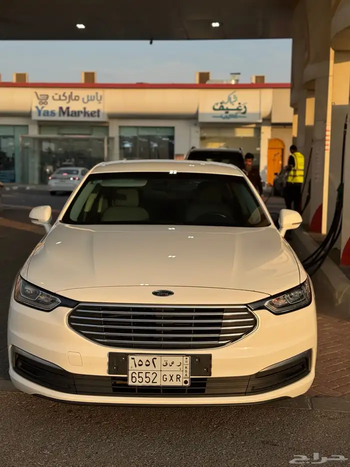 فورد تورس امبيانتي 2021 ابيض 1