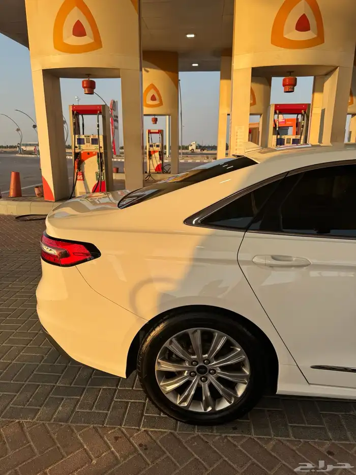 فورد تورس امبيانتي 2021 ابيض 5