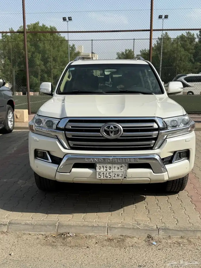 جيب لاند كروزر جي اكس ار gxr 2016 0