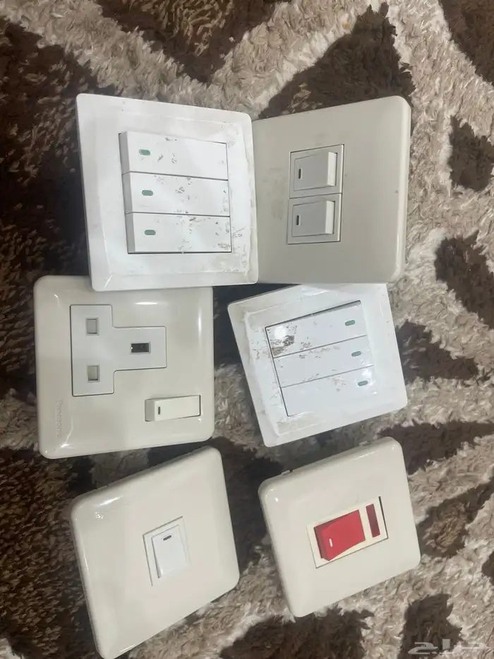مفاتيح كهربائية وافياش للبيع اصليه 0