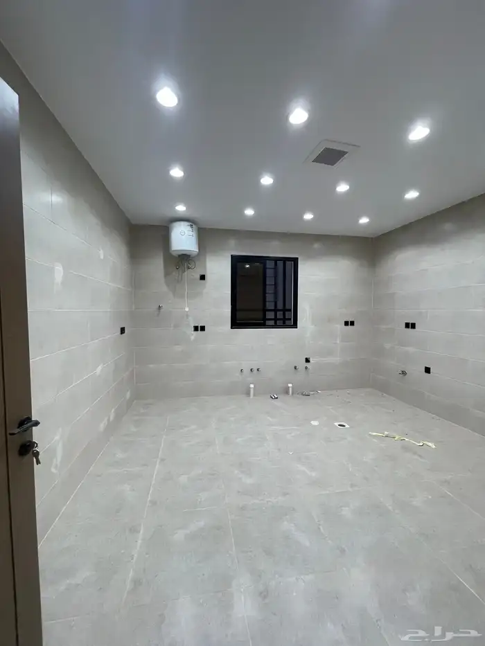 شقق علويه 6 غرف وسطح ومصعد شغال طريق ابها الخميس 530 الف 13