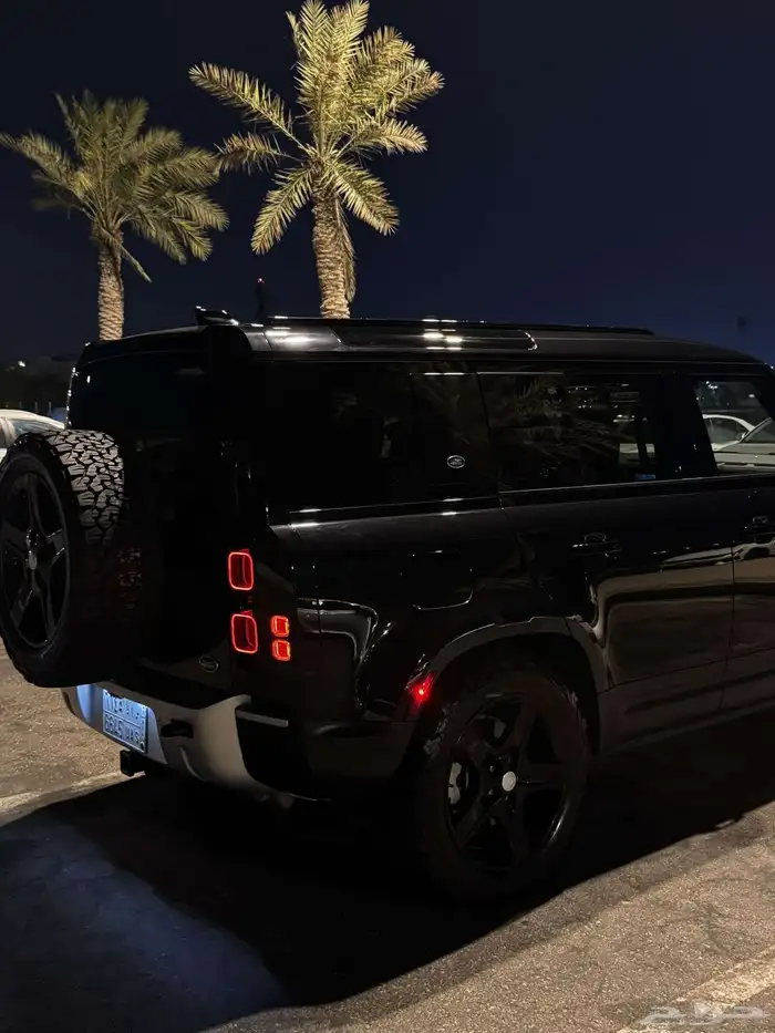 ديفيندر 2020 SE (6 سلندر) P400 مخزن 26