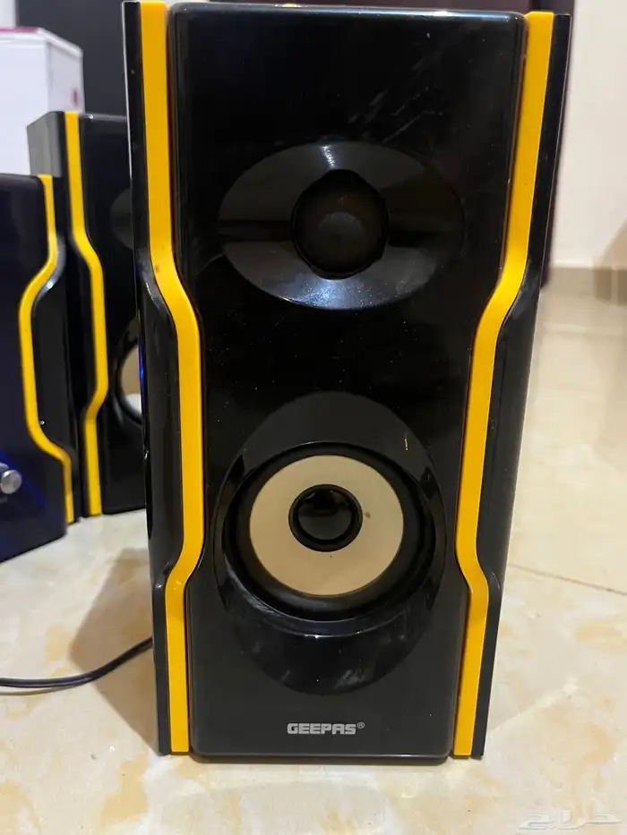مكبر سماعات مستخدمه للبيع 1