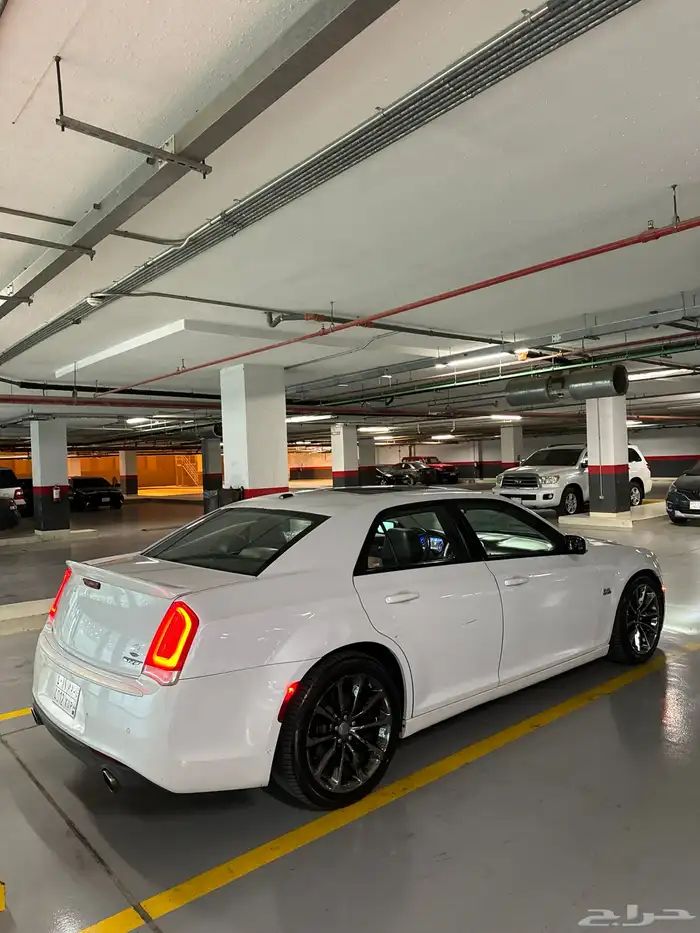 للبيع كرايزلر 2015 8v قمه في النظافه 3