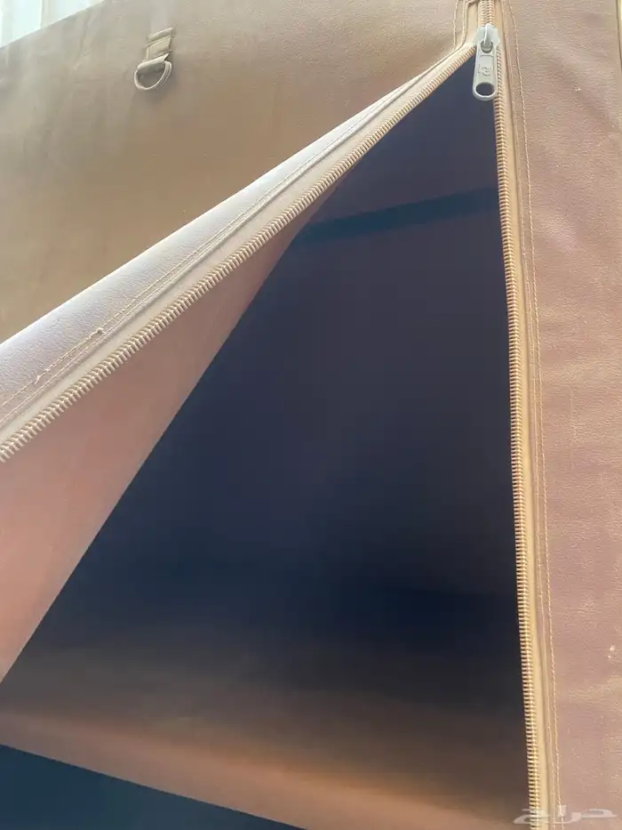 مستودع متنقل جلد مترين في مترين 2