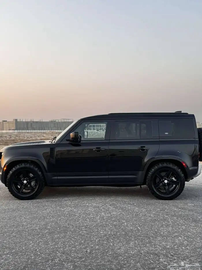 ديفيندر 2020 SE (6 سلندر) P400 مخزن 7