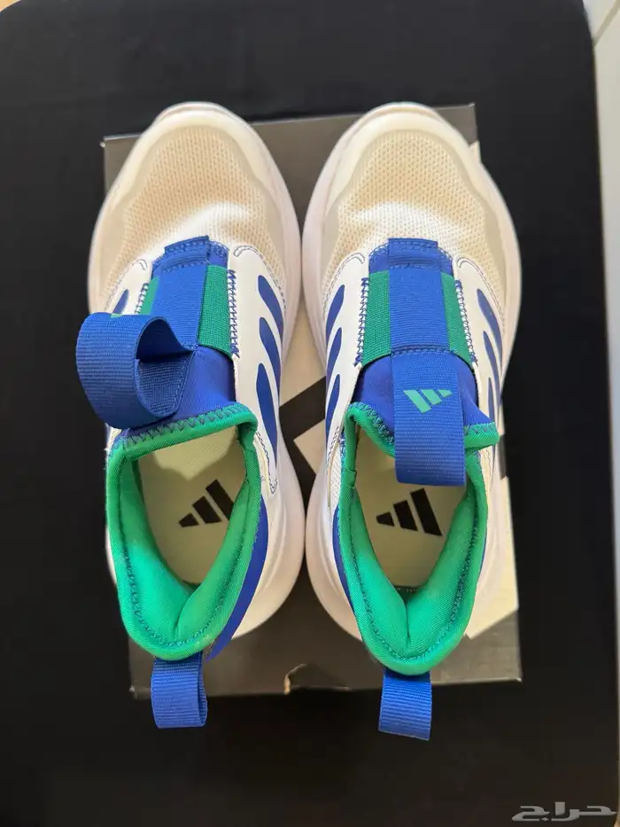 جزمة أولاد Adidas ((جديدة لم تستخدم ))مقاس 33 1