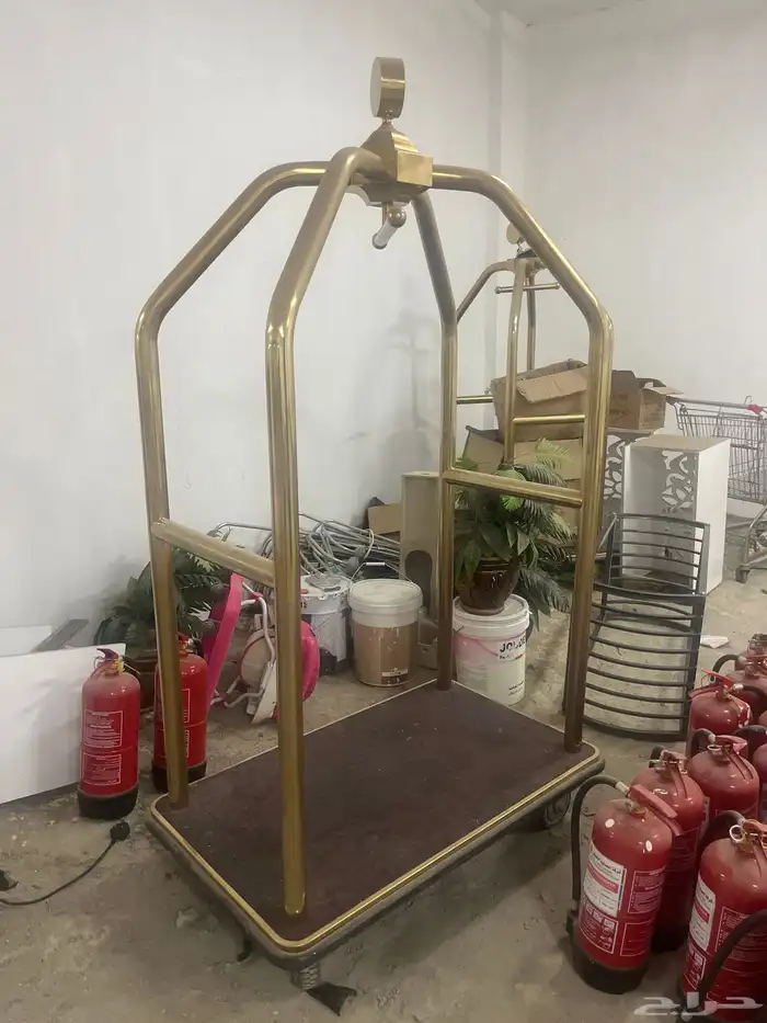 عربة حمل ملابس 0