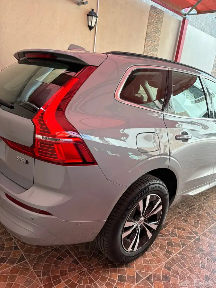فولفو للبيع موديل 2024 B5 AWD 0