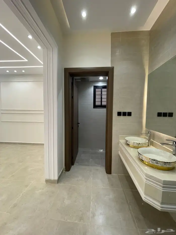 شقق علويه 6 غرف وسطح ومصعد شغال طريق ابها الخميس 530 الف 6