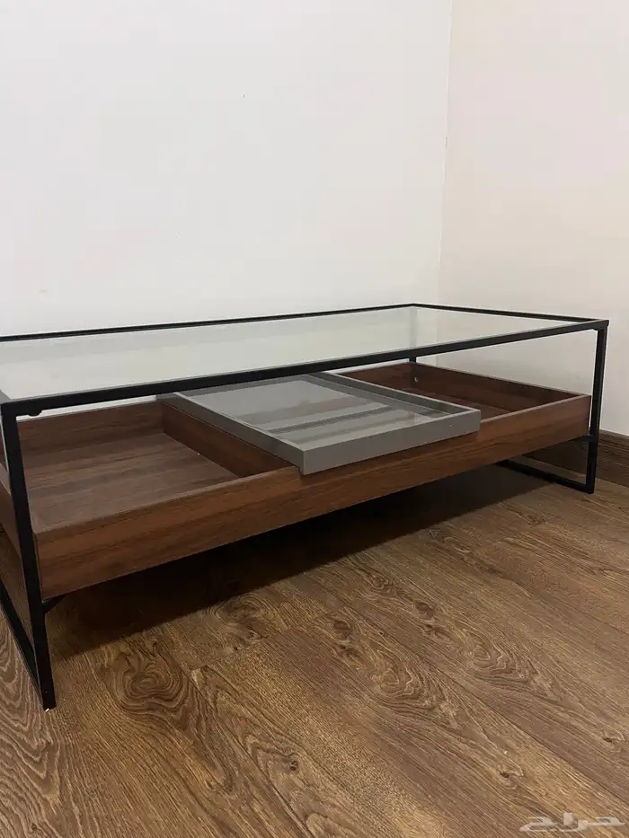 طاولات استخدام نظيف للبيع المستعجل الثنتين ب 1000 0