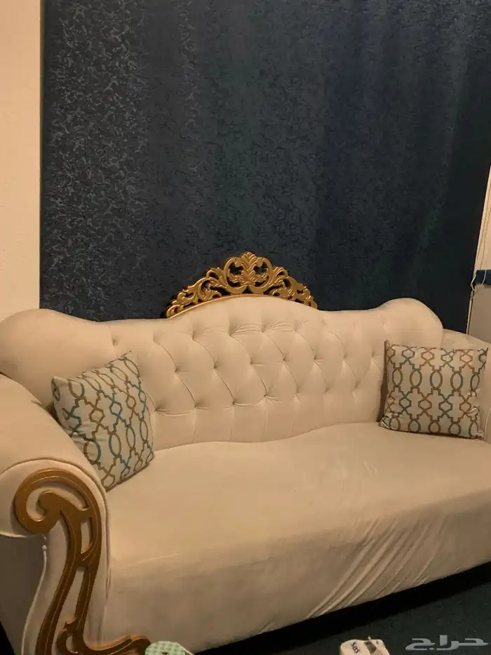 كنبة بيضاء 0