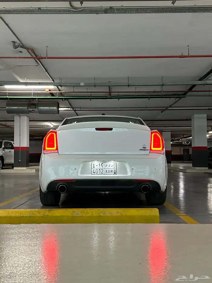 للبيع كرايزلر 2015 8v قمه في النظافه 4