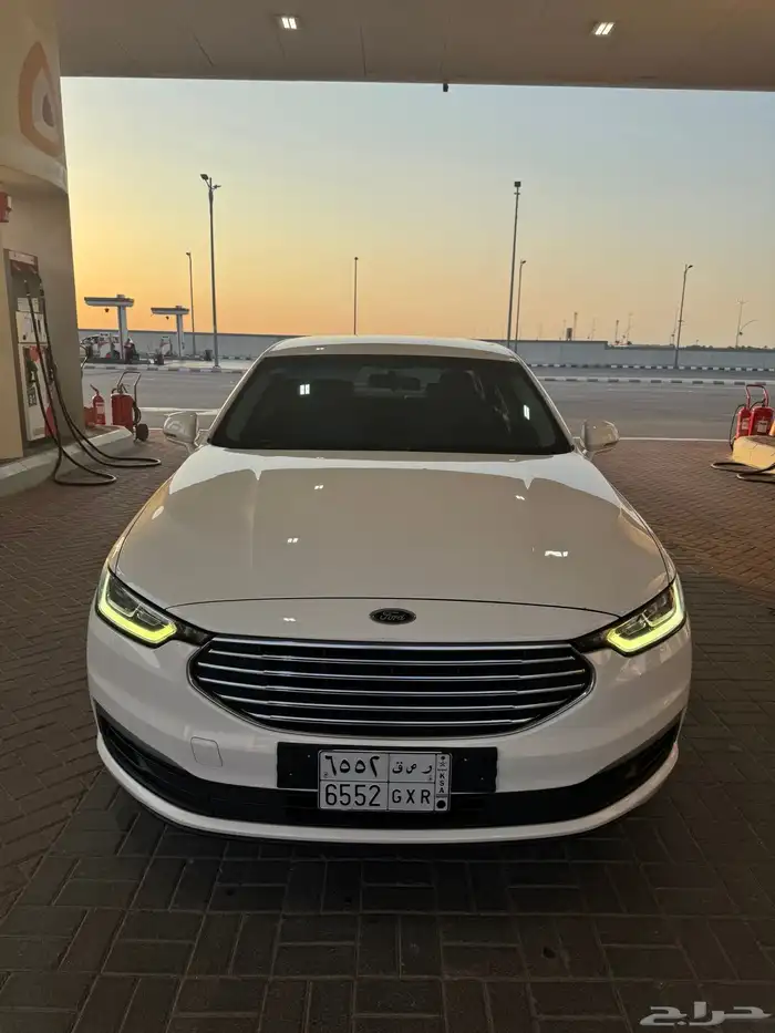 فورد تورس امبيانتي 2021 ابيض 4