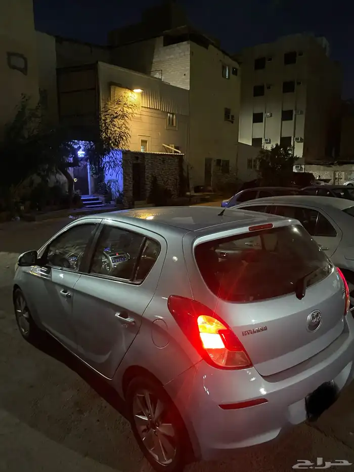 للبيع هونداي i20 2014 4