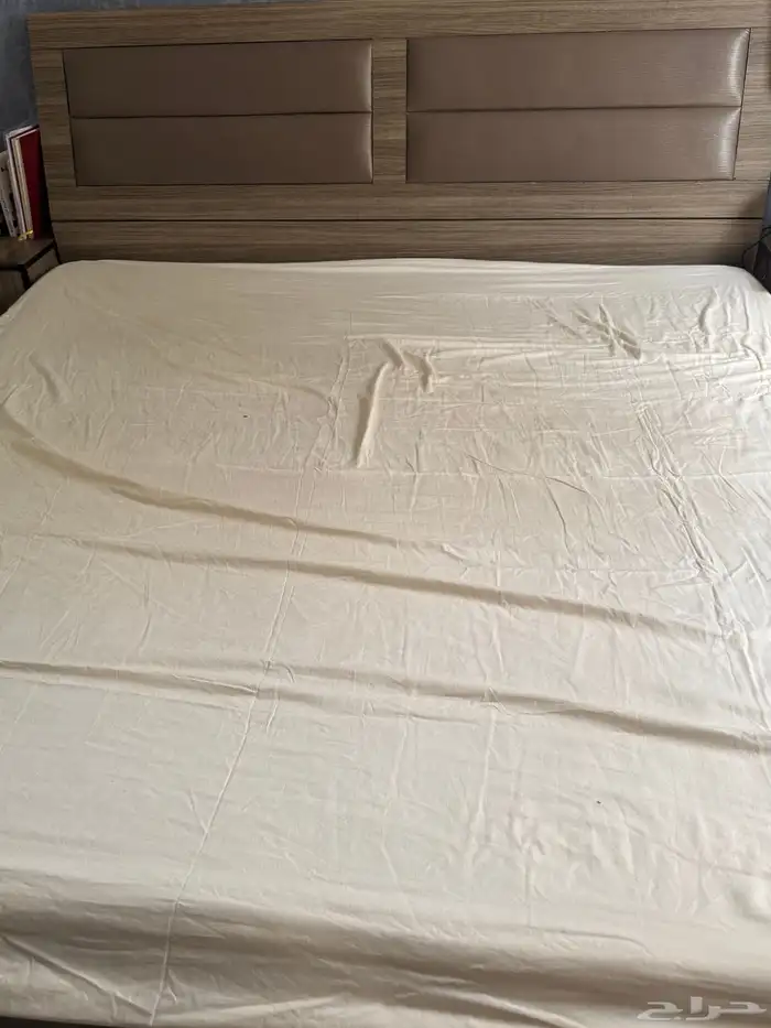 غرفة نوم سرير كومدينة تسريحة مع مرايا دولاب 4