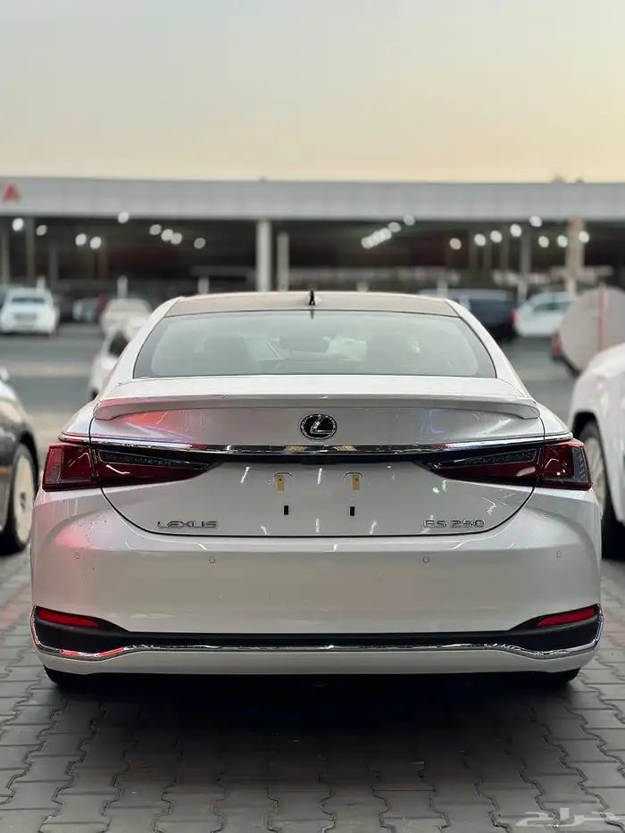 لكزس ES250 BD موديل 2025 4
