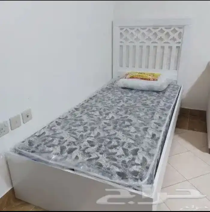 سرير خشب نفر أبيض جديده 4