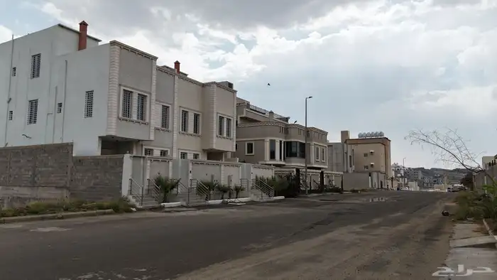للبيع   فيلا سكنية بتشطيب فاخر في حي الياقوت في ابها 5