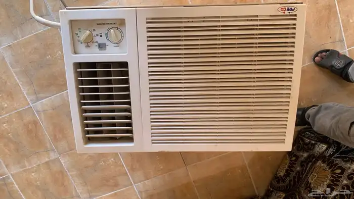 ثلاث مكيفات شباك كلها 24 4
