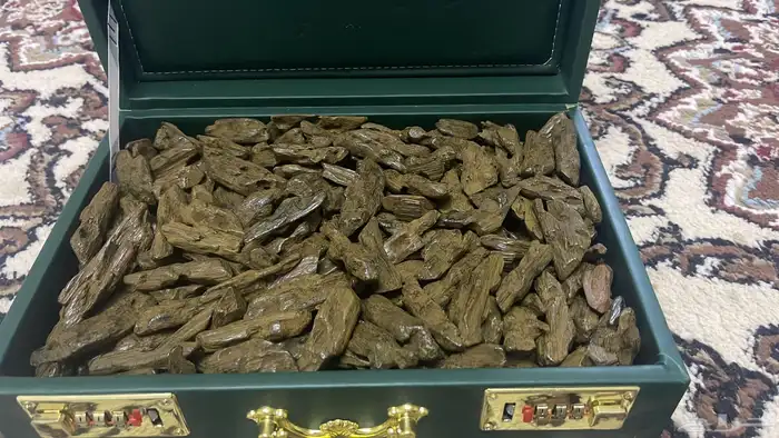 عرض كيلو شنطة كاملة عود ممتاز للمناسبات 0
