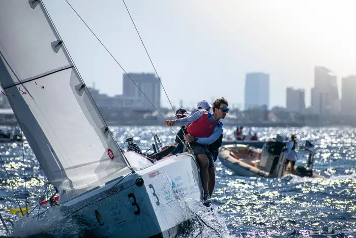 مصور مختص في تصوير المنتجات و الافنت و الاعلانات و السيارات 0