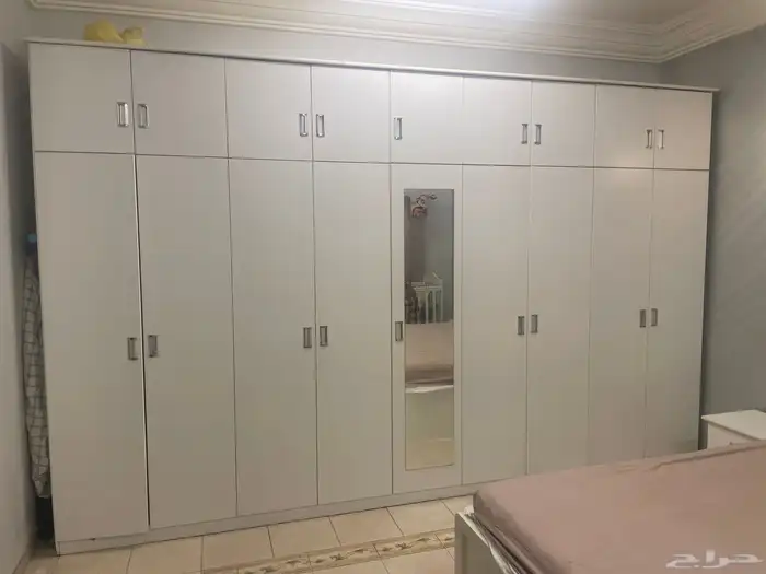 للبيع غرفه نوم مع دولاب 1