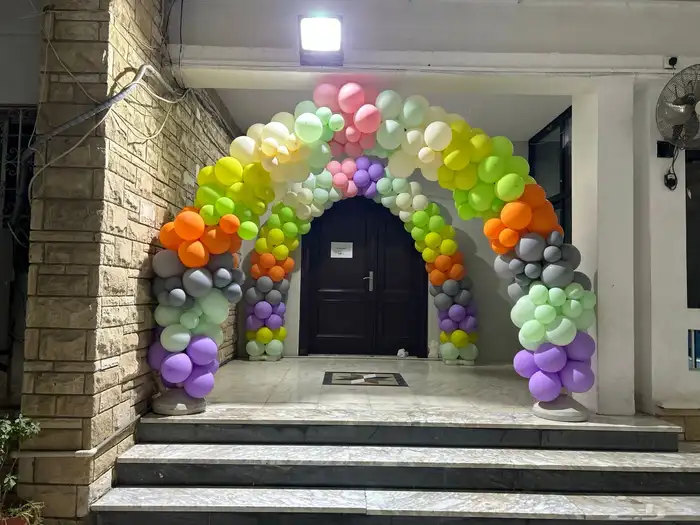 وتسبق حفلات 0