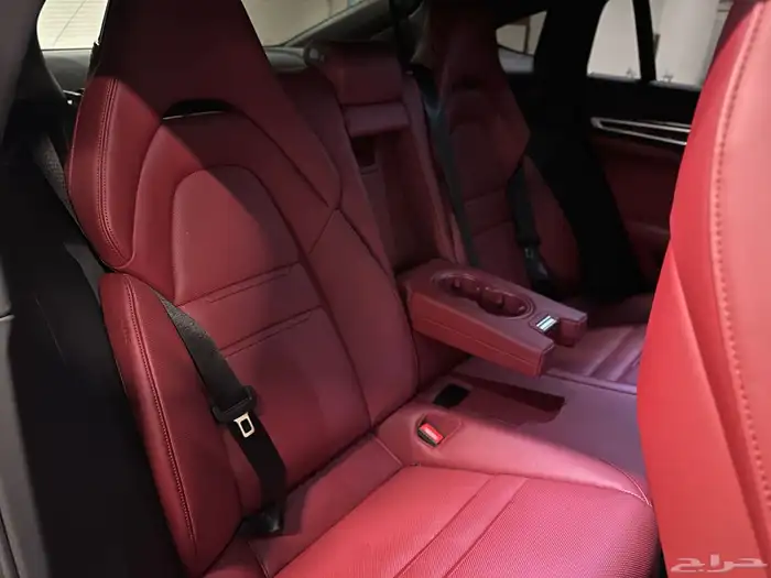 بورش بناميرا 2021 V6 36