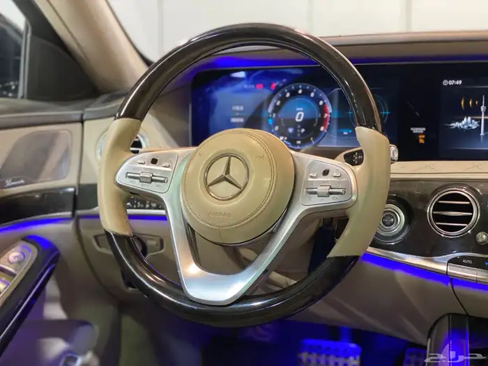 مرسيدس S560 2018 بحاله نظيفه جدا 8