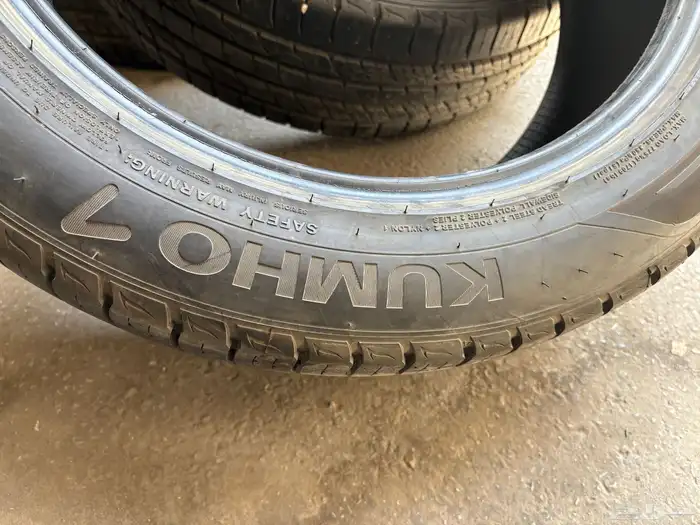 كفرات كومهو كوري جديده بزرعها225 55 19للتوسان والسنتافي 17