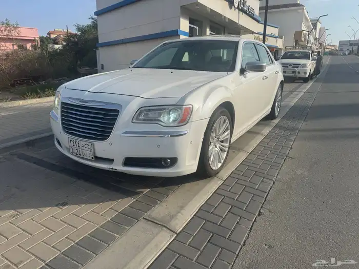 كرايسلر 2013 اكزيكتف اعلى فئة V8 2