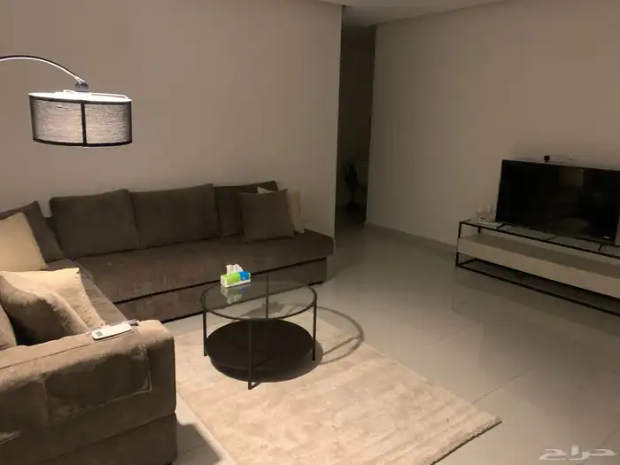 شقة للإيجار بدخول ذاتي بحي الصفا 4