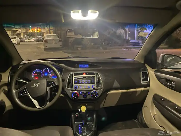 للبيع هونداي i20 2014 6