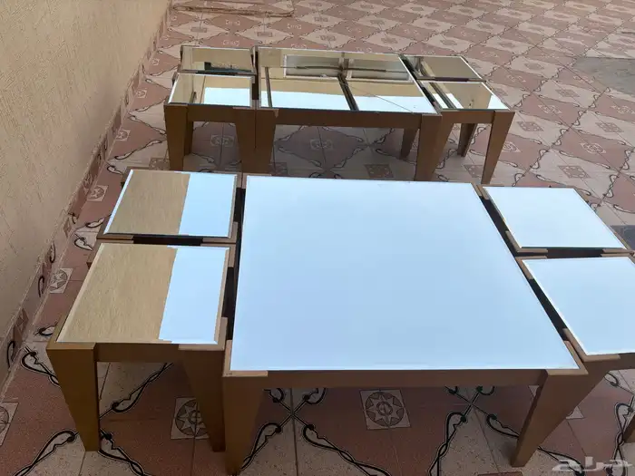 طاولات للبيع 1