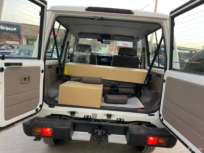 تويوتا جيب ربع 2025سعودي دفلوك(بنزين)4.0L 19