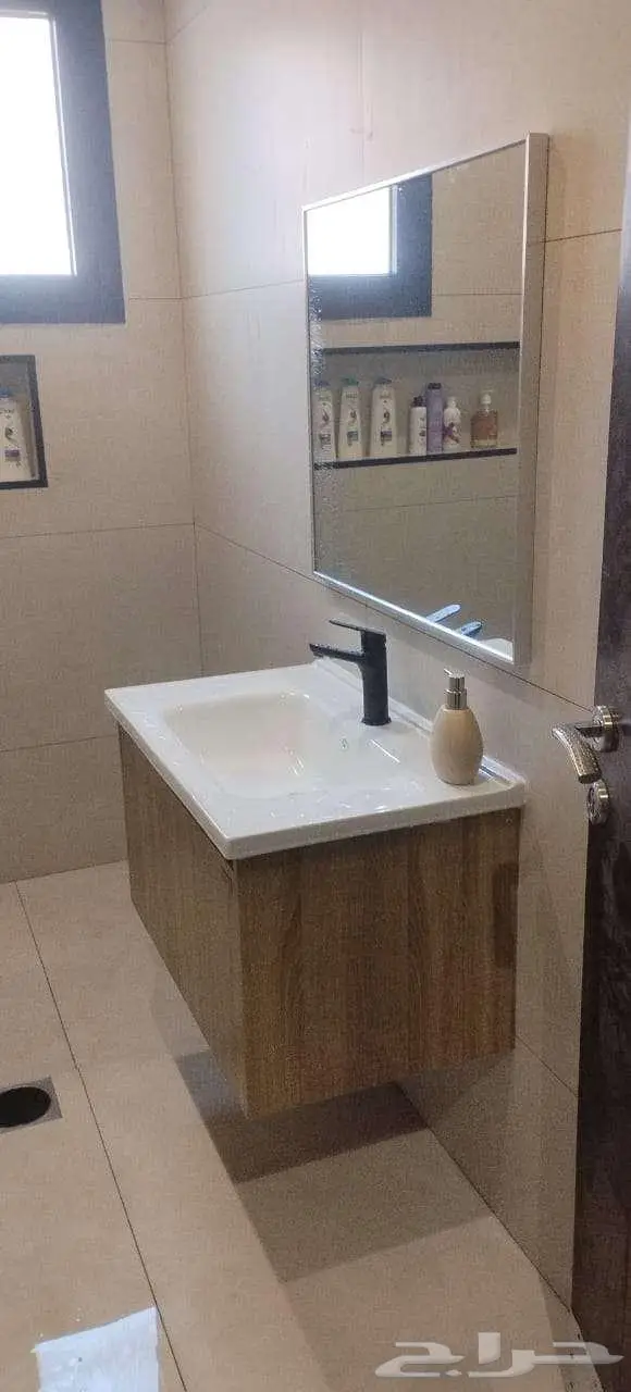 معلم سباكة و والكهرباء و مبلط بلاط 1