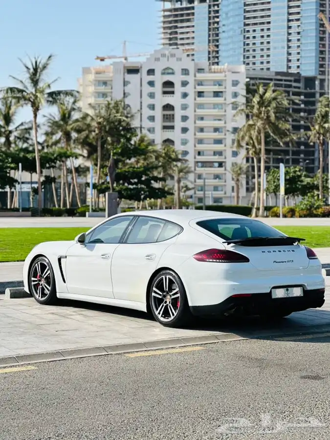 بورش بانميرا GTS 4
