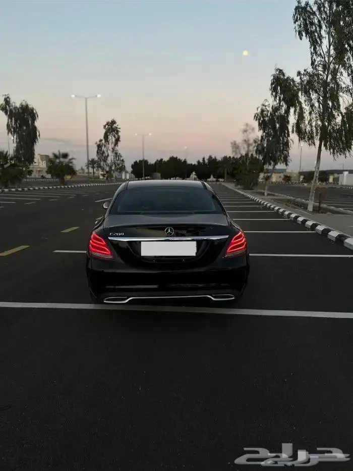 مرسيدس c200 اسود موديل 2015 4