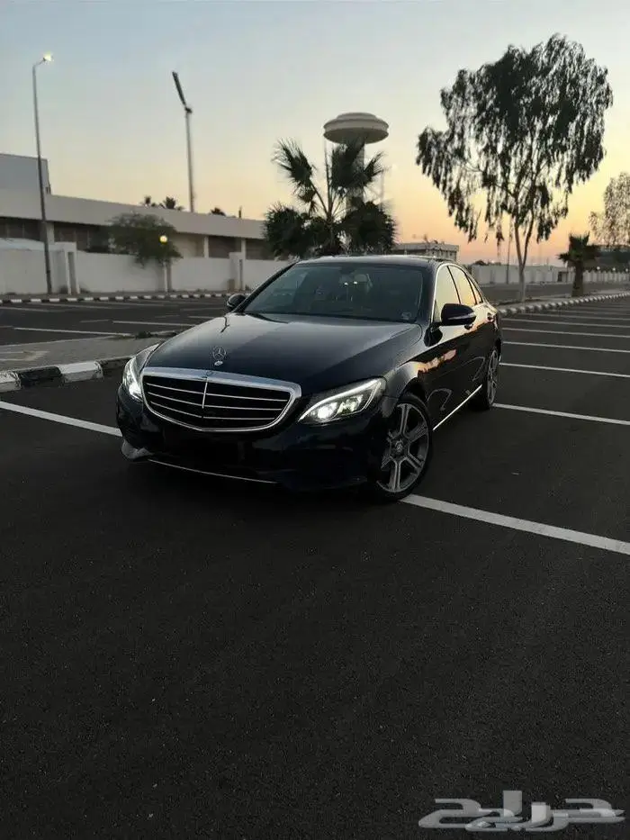 مرسيدس c200 اسود موديل 2015 2
