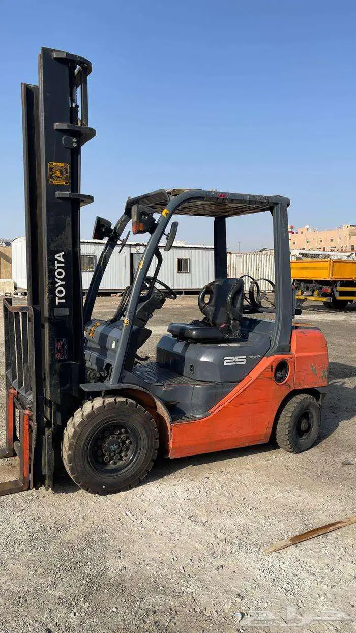 تويوتا 2.5 طن بنزين   غاز 0