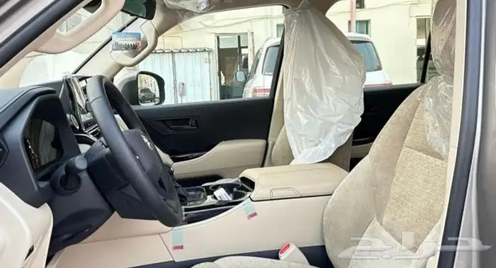 لاندكروزر GXR 2025 L3 بطاقه جمركيه سعودي 4