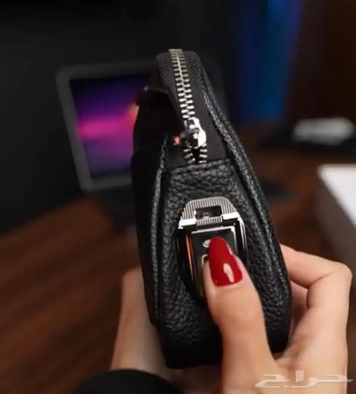 شنط ماتفتح الا بالبصمه رجالي 0